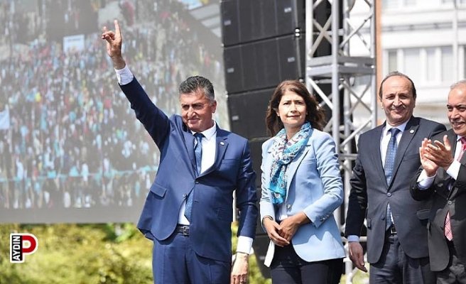 Ahmet Ertürk mitinge katılanları coşturdu