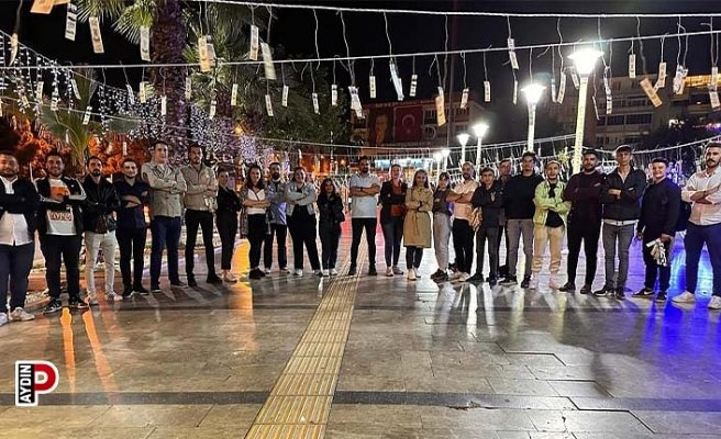 AK Gençlik  Aydın'ın her yerini Atatürk'ün sözleriyle donattılar
