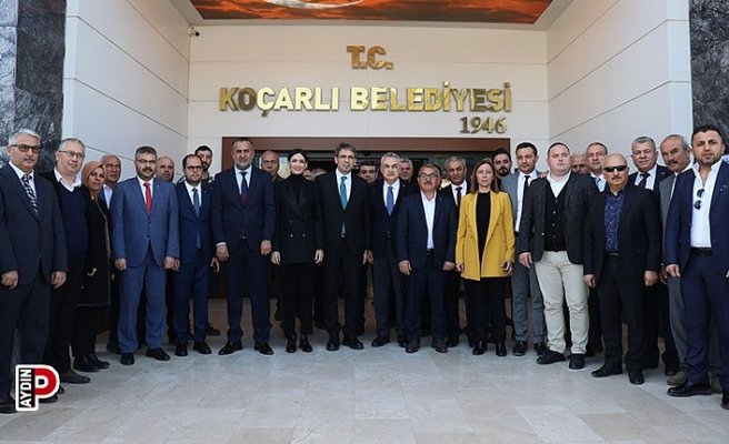 AK Parti'nin Aydın milletvekili adayları Koçarlı'da seçmenlerle buluştu