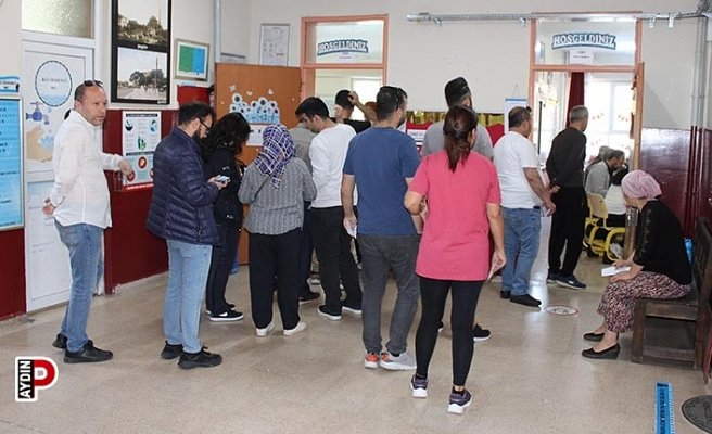 Aydın, sandık başında