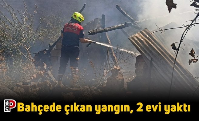 Bahçede çıkan yangın, 2 evi yaktı