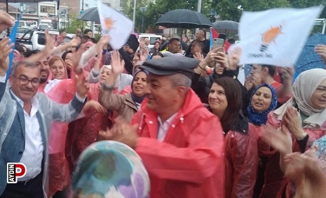 Başkan Kaplan, Cumhurbaşkanı Erdoğan’ın zaferini vatandaşlarla birlikte kutladı