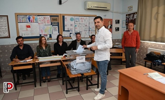 Başkan Ömer Günel, oyunu kullandı