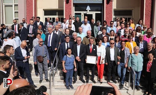 Başkan Yetişkin mazbatasını aldı görevine başladı