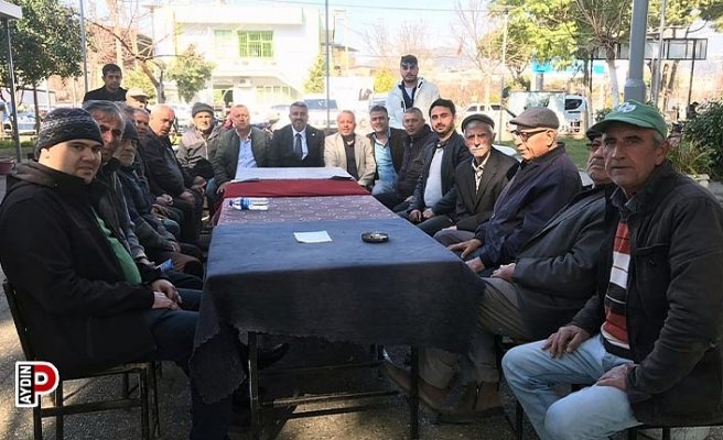 CHP’li Osman Gökmen Sandıklı Mahallesi’ni ziyaret etti