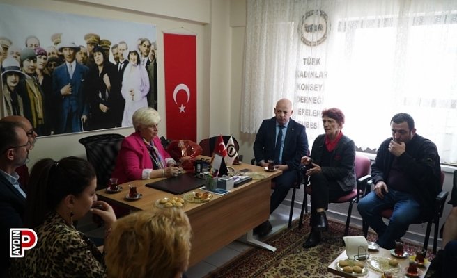 Hasan Dinçer, Türk Kadınlar Konseyi Efeler Şubesi’ni ziyaret etti