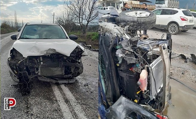 İki otomobil kafa kafaya çarpıştılar