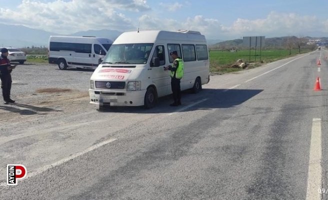 Jandarma kontrollerine devam ediyor