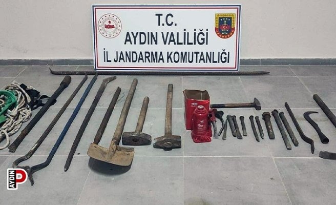 Kaçak kazı yapan 6 kişi suçüstü yakalandı