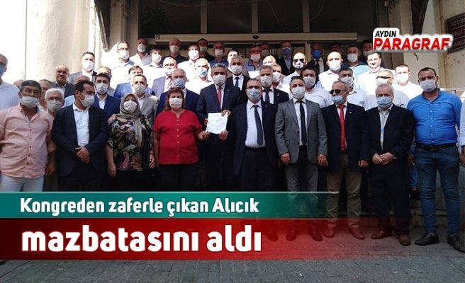 Kongreden zaferle çıkan Alıcık mazbatasını aldı