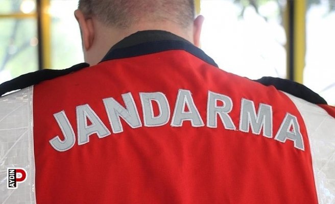Kuşadası'nda jandarma ve zabıtadan detenim