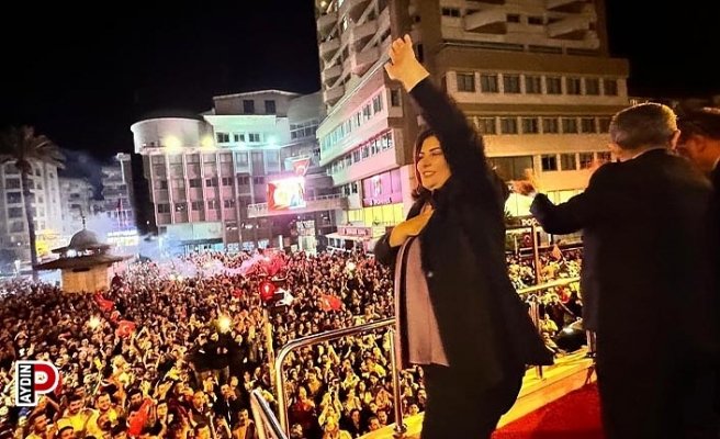 Nazilli’de CHP, zafer kutlaması yaptı