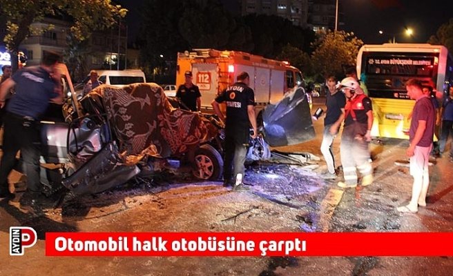 Otomobil halk otobüsüne çarptı