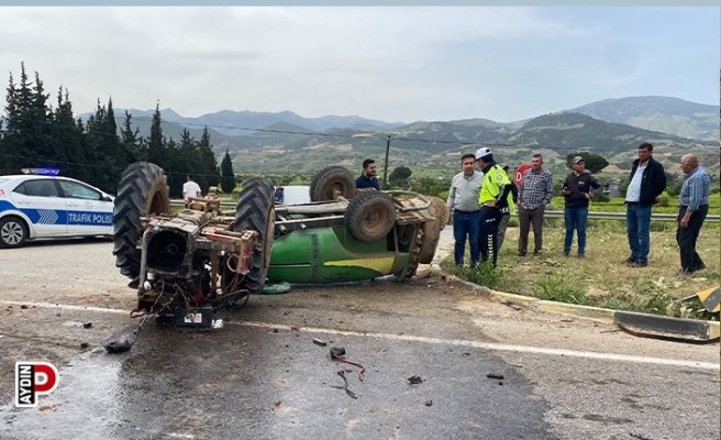 Otomobilin çarptığı traktör ikiye bölündü: 2 yaralı