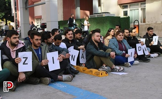 Saldırıya uğrayan doktora, sadece öğrencileri sahip çıktı